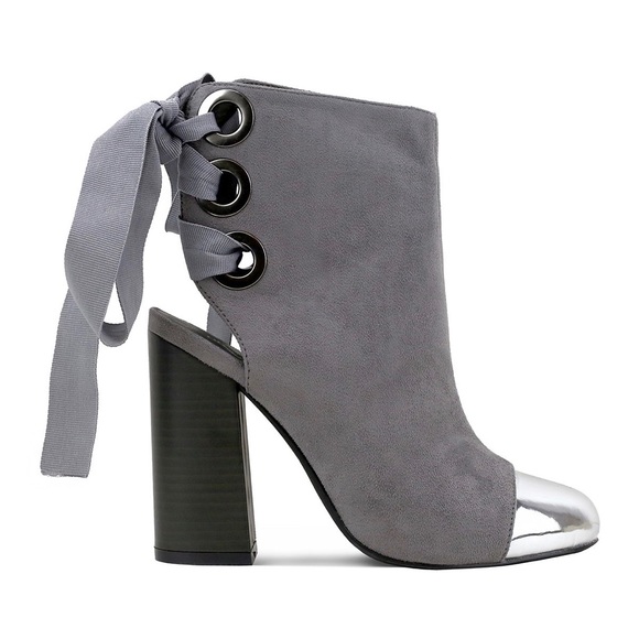 Olivia Miller Shoes - NWOB Olivia Miller Van Wyck Booties